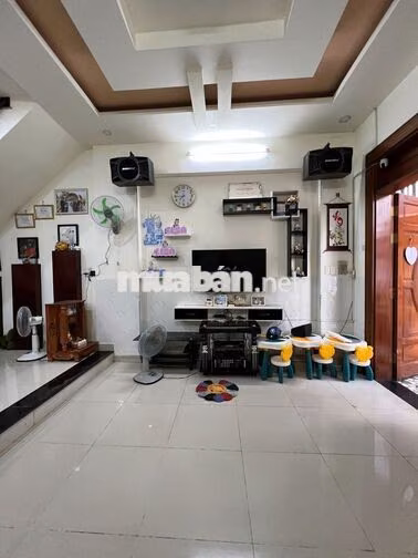 Cần ra gấp nhà Tl47 hẻm xe hơi