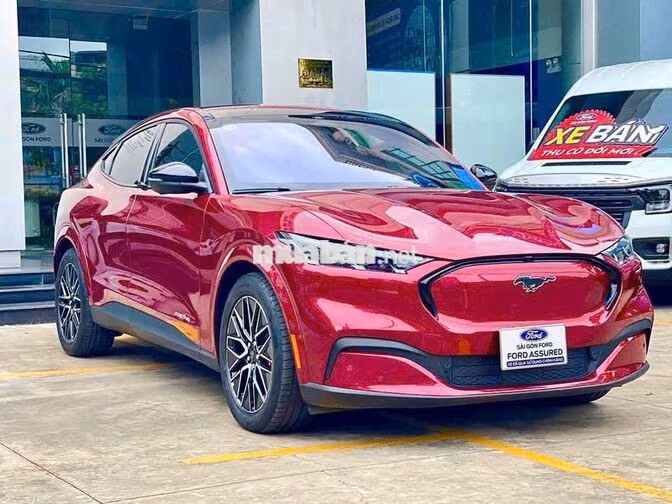 Ford Mustang Mach-E 2025 Điện Đỏ