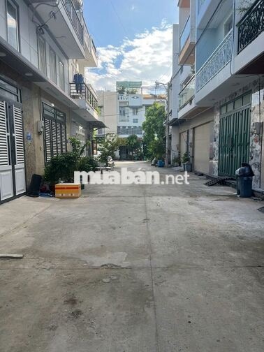 Cần ra gấp nhà Tl47 hẻm xe hơi