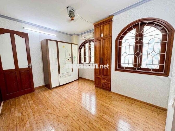cho thuê cả nhà 5 tầng 3 ngủ khách bếp