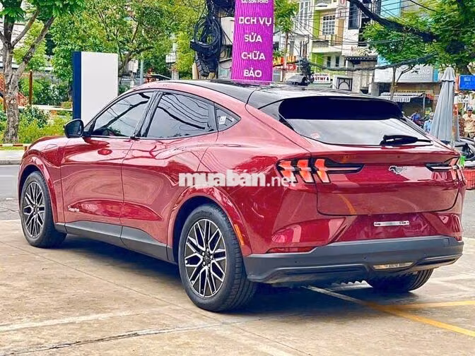Ford Mustang Mach-E 2025 Điện Đỏ