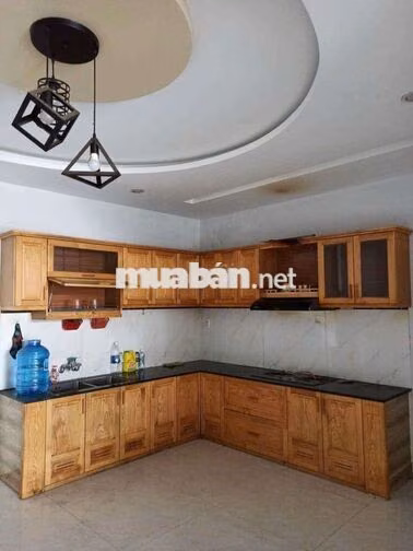 NHÀ 2 TẦNG SÂN OTO ĐƯỜNG HỐI KIỂNG 22