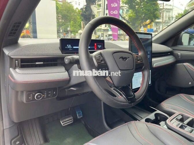 Ford Mustang Mach-E 2025 Điện Đỏ