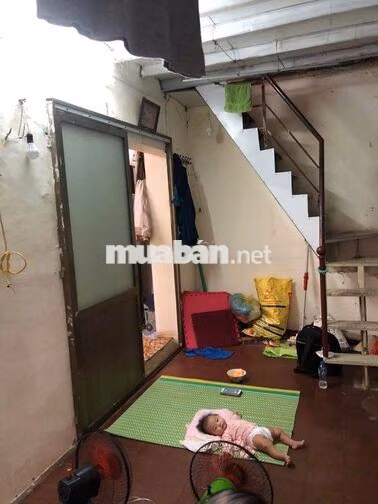 Cho thuê căn hộ tập thể A2 Văn Chương, Khâm Thiên