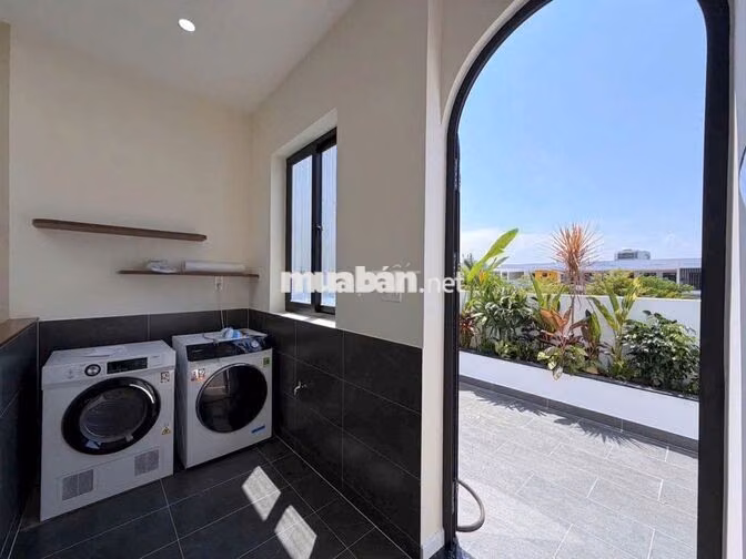 Cần cho thuê nhà đẹp 3 tầng đường Thanh Lương 18, Hòa Xuân 