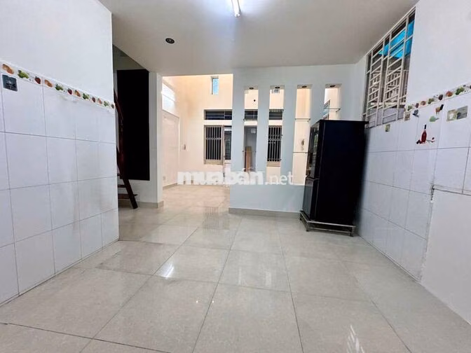 CHÍNH CHỦ CHO THUÊ NHÀ SÂN VƯỜN NGỎ OTO GIÁ 13TR5 CÒN BỚT