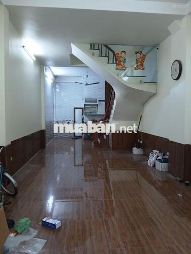 Cho thuê nhà khu Đấu giá ngõ cổng Đa Sỹ 50m2 5 tầng giá 13 triệu/tháng