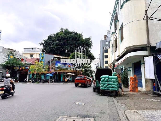 🏪 Mặt bằng trung tâm Quận 1 Ngang 6M– DTSD 102m2- 6x17m – Giá 55 triệu
