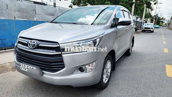 Toyota Innova 2.0E 2017 Số sàn Bạc 76.000 km