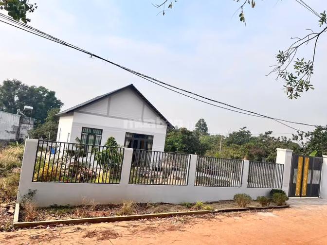 Chủ chuyển nơi ở, cần sang lại căn nhà vườn gấp trong tuần.