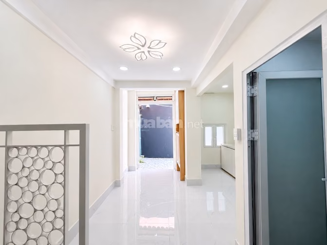 ☎ ☎ Nhà mới 3 phòng ngủ gần đường Hoa Sữa khu Phan Xích Long