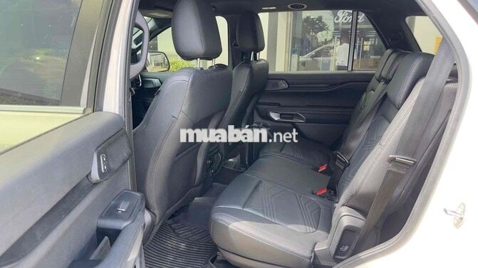 Cần bán Ford Everest Titanium 4x4 Trắng  siêu lứơt