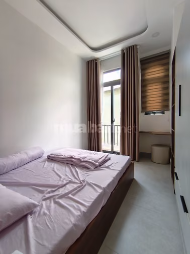 Nhà 2 Mặt Hẻm 3 Phòng Đủ Nội Thất 2 Tấm Đúc Hoàn Công