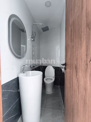 Nhà 2 Mặt Hẻm 3 Phòng Đủ Nội Thất 2 Tấm Đúc Hoàn Công