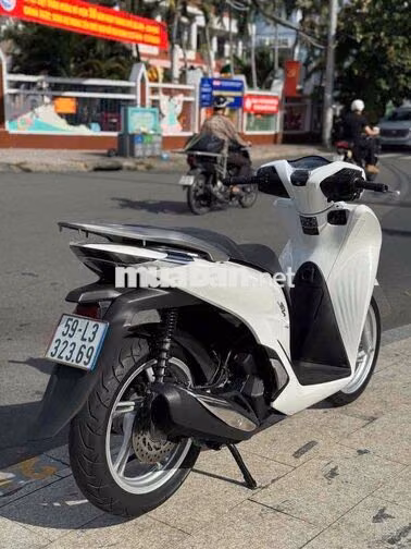 SH 150 ABS 2022 Trắng bạc đen 9.000km bstp