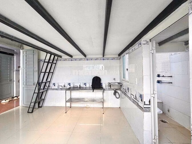 PHÒNG TRỌ GIÁ RẺ GÁC CAO 2m NGAY HOÀNG HOA THÁM  GIÁM GIẢM MẠNH CHỈ CO