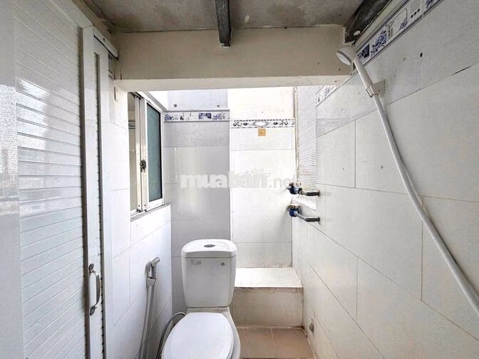 PHÒNG TRỌ GIÁ RẺ GÁC CAO 2m NGAY HOÀNG HOA THÁM  GIÁM GIẢM MẠNH CHỈ CO