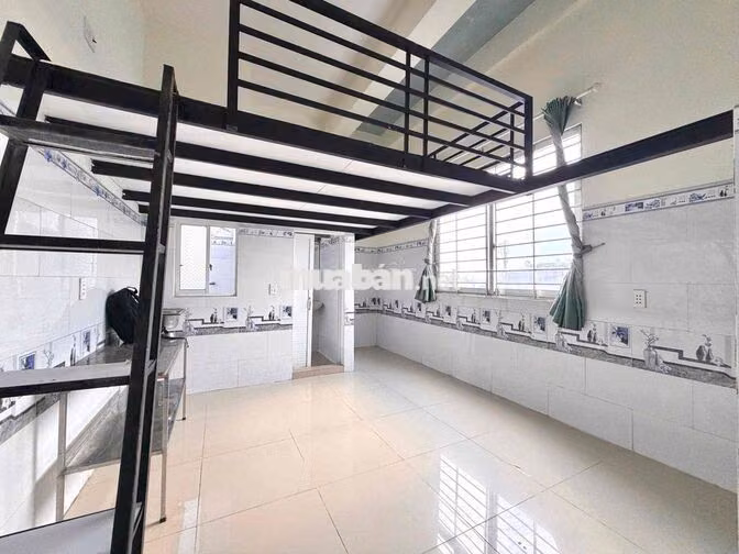 PHÒNG TRỌ GIÁ RẺ GÁC CAO 2m NGAY HOÀNG HOA THÁM  GIÁM GIẢM MẠNH CHỈ CO