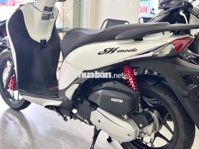 SH Mode Trắng Đen Sporty