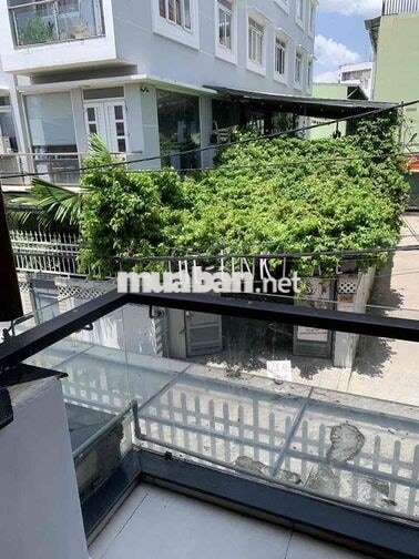 NHÀ CHO THUÊ Q7.  Đường lâm văn bền.Tân quy .  dt:9x25m.nhà 1 trệt 1 l