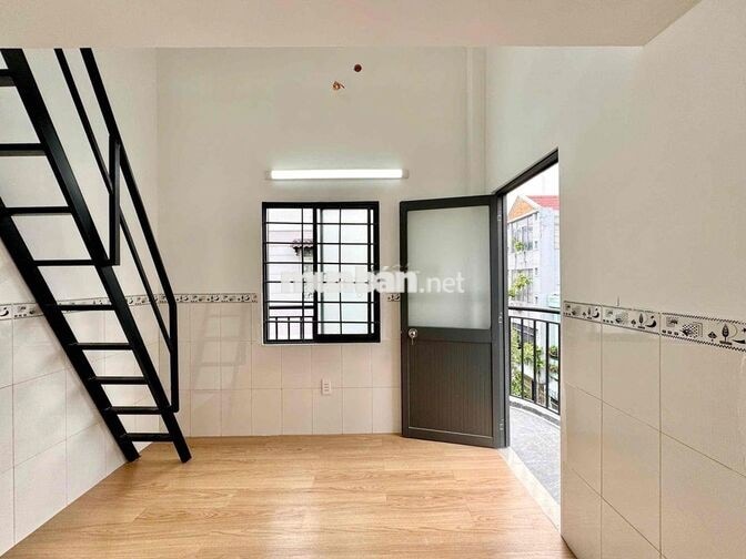 Phòng trọ mới xây 26m2 gác lửng ngay chợ Tân Hương, 3tr9