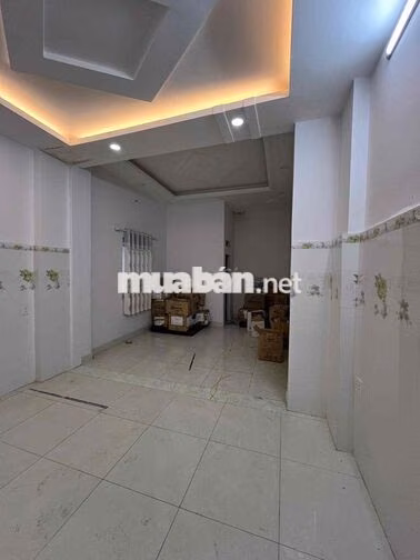 NHÀ CHO THUÊ Q7.  Đường lâm văn bền.Tân quy .  dt:9x25m.nhà 1 trệt 1 l