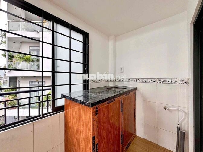 Phòng trọ mới xây 26m2 gác lửng ngay chợ Tân Hương, 3tr9