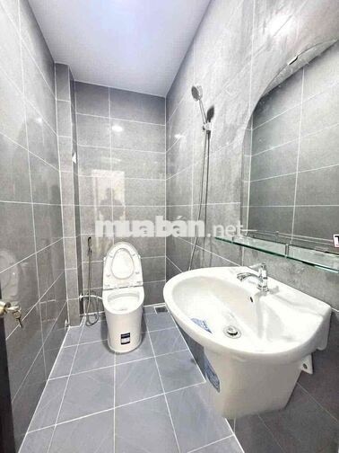 CHỊ GỞI BÁN VÌ KẸT TIỀN NHÀ MỚI 100% 4,5x14 3PN2WC