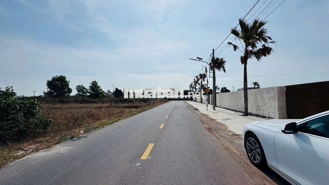BÁN LÔ ĐẤT VƯỜN 307M2 NGANG 10 SẲN RÀO CHỈ 1Ty800, CHÂN NÚI MINH ĐẠM  