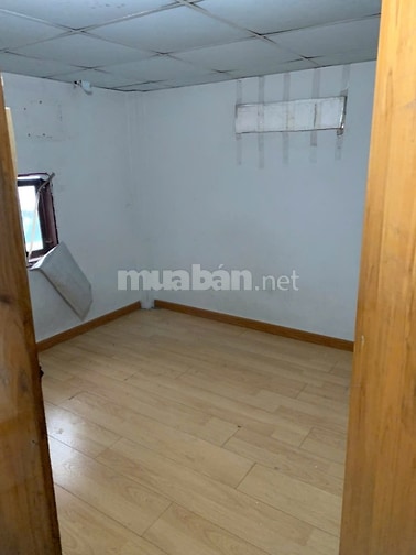 Nhà hẻm xe hơi Quốc Lộ 1A, 4mx18m, 2 phòng ngủ, 2 toilet, giá 5 triệu