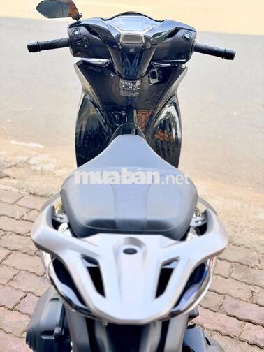 SH 2024 MÀU ĐEN BÓNG BỎ MẪU HOT