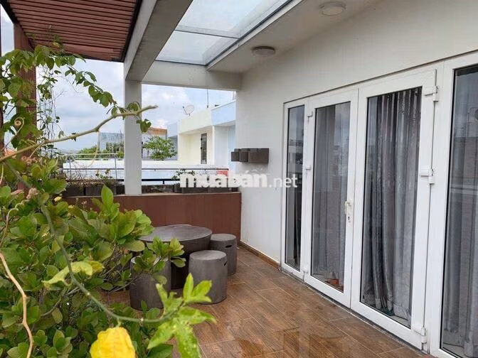 NHÀ CHO THUÊ Đặng Thùy Trâm. DT: 6x22m. Trệt lửng 3 lầu. Gần ĐH