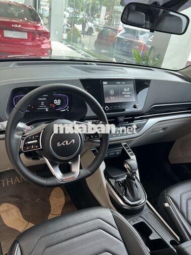 KIA Carens Luxury 1.5L CVT 7 chỗ Đen