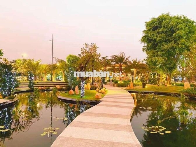 Nhà phong cách resort có sẵn sổ gần Aeon 