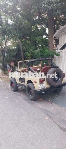 Jeep Xe địa hình màu Kem