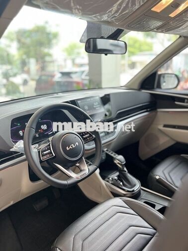 KIA Carens Luxury 1.5L CVT 7 chỗ Đen
