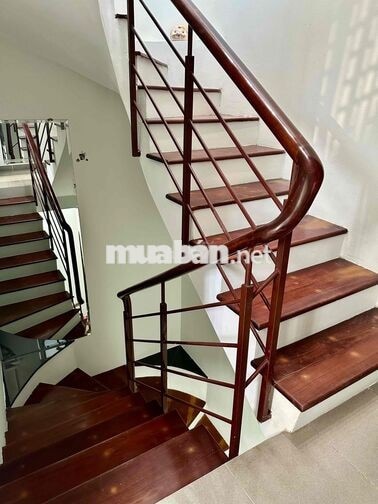 phòng trọ sạch đẹp 30m2 có ban công thoáng mát