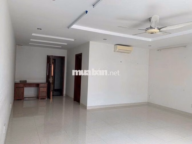 NHÀ CHO THUÊ Đặng Thùy Trâm. DT: 6x22m. Trệt lửng 3 lầu. Gần ĐH