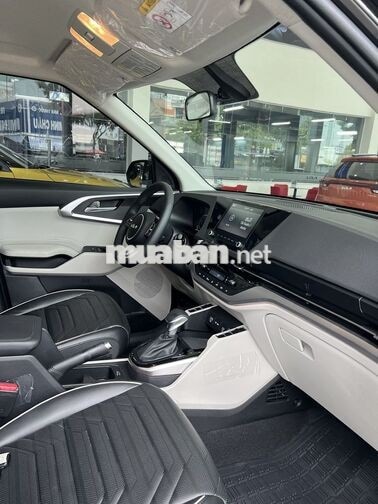 KIA Carens Luxury 1.5L CVT 7 chỗ Đen