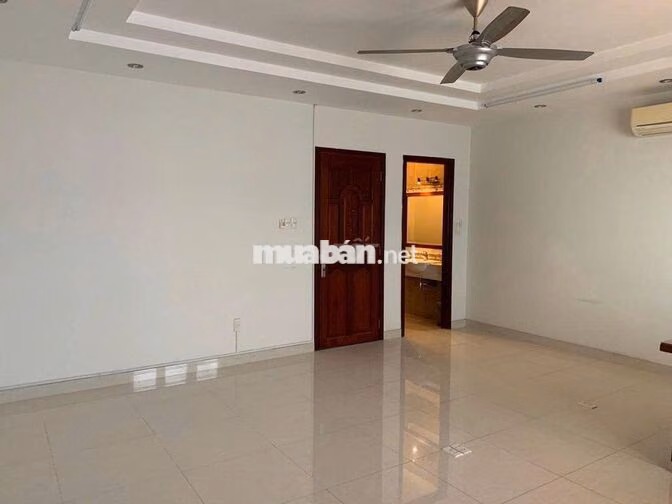 NHÀ CHO THUÊ Đặng Thùy Trâm. DT: 6x22m. Trệt lửng 3 lầu. Gần ĐH
