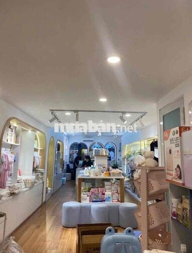 🔥 CHỈ 60TR NGUYỄN THỊ MINH KHAI, QUẬN 1 – NHÀ 3 TẦNG + SÂN THƯỢNG! ✨