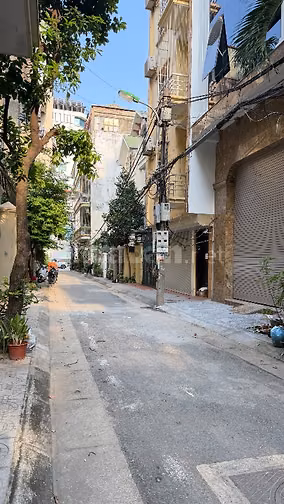 BÁN NHÀ 6T THANG MÁY VỊ TRÍ ĐẸP SÁT MẶT PHỐ TRONG NGÕ TÔN ĐỨC THẮNG - 