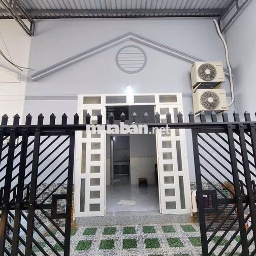Nhà cho thuê nhà trệt lững mới tân trang mới có 2 máy lạnh mới 100%