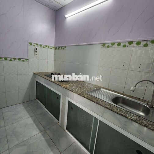 Nhà cho thuê nhà trệt lững mới tân trang mới có 2 máy lạnh mới 100%