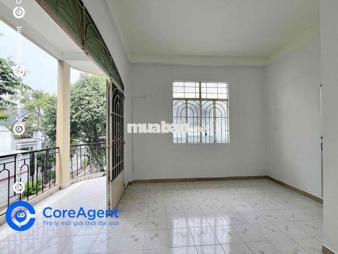 Nguyễn Văn Luông - Bình Phú Ban công