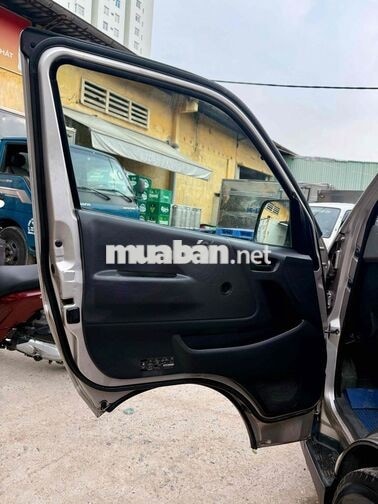 Toyota Hiace máy dầu cải tạo tải Van, bao sang tên