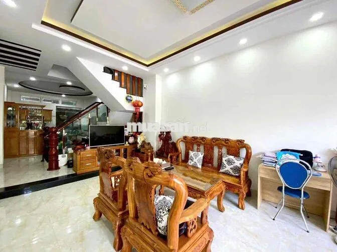 Cho thuê nhà nguyên căn 4 tầng KĐT Hà Quang 2. có 4PN, 4WC. Đường 8m