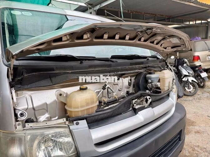 Toyota Hiace máy dầu cải tạo tải Van, bao sang tên