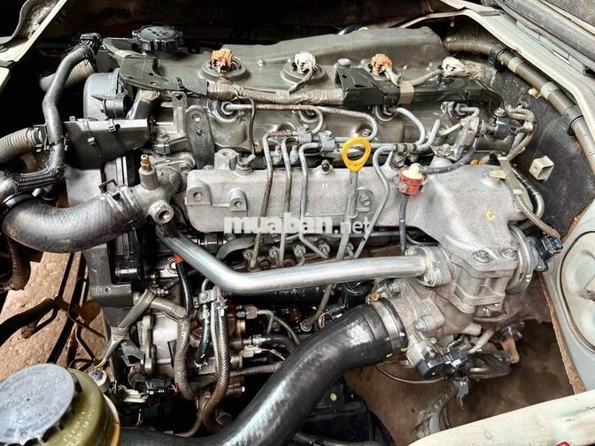 Toyota Hiace máy dầu cải tạo tải Van, bao sang tên