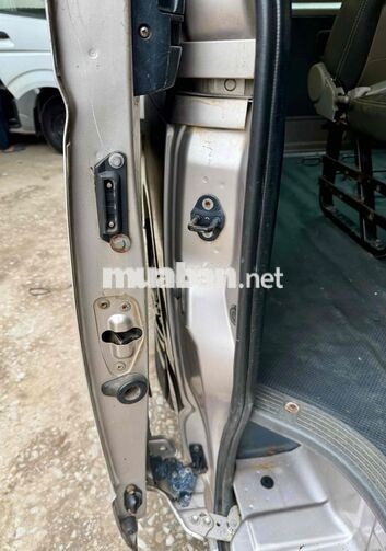 Toyota Hiace máy dầu cải tạo tải Van, bao sang tên